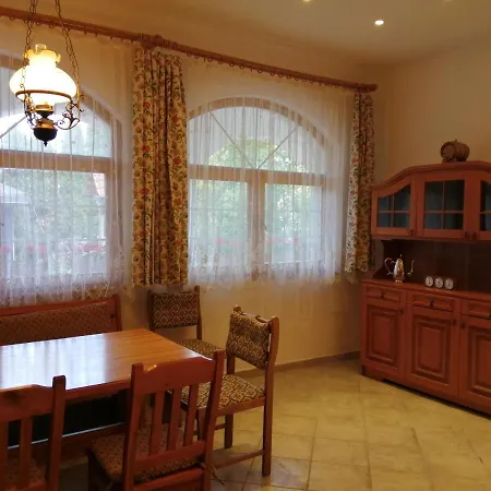 Gesztenye Vendeghaz Lägenhet *