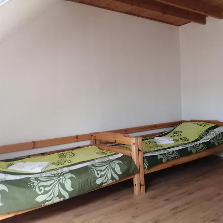 Gesztenye Vendeghaz 公寓 Ságvár