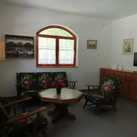 Gesztenye Vendeghaz 公寓 Ságvár