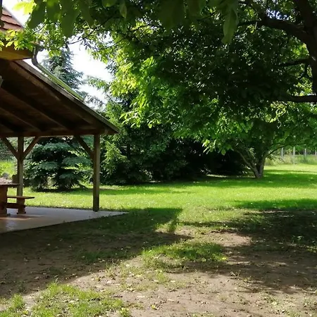 Gesztenye Vendeghaz * Ságvár