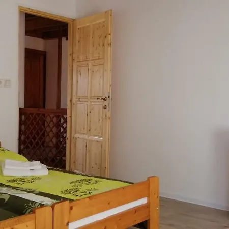 公寓 Gesztenye Vendeghaz Ságvár