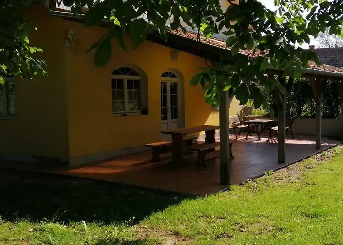 Gesztenye Vendeghaz *