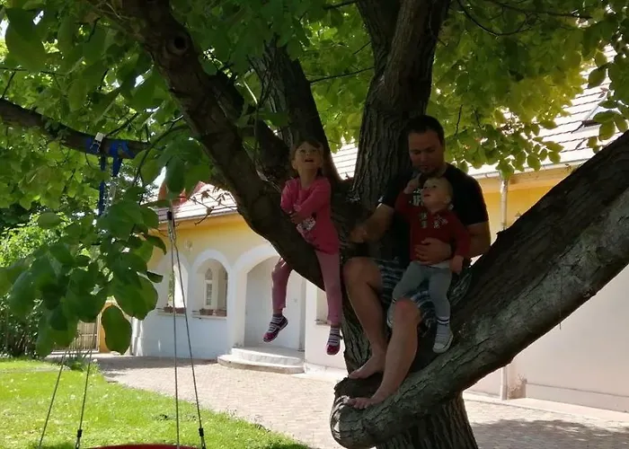 Gesztenye Vendeghaz * Ságvár